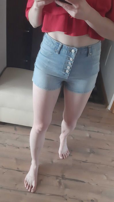 Spodenki z wysokim stanem Cropp