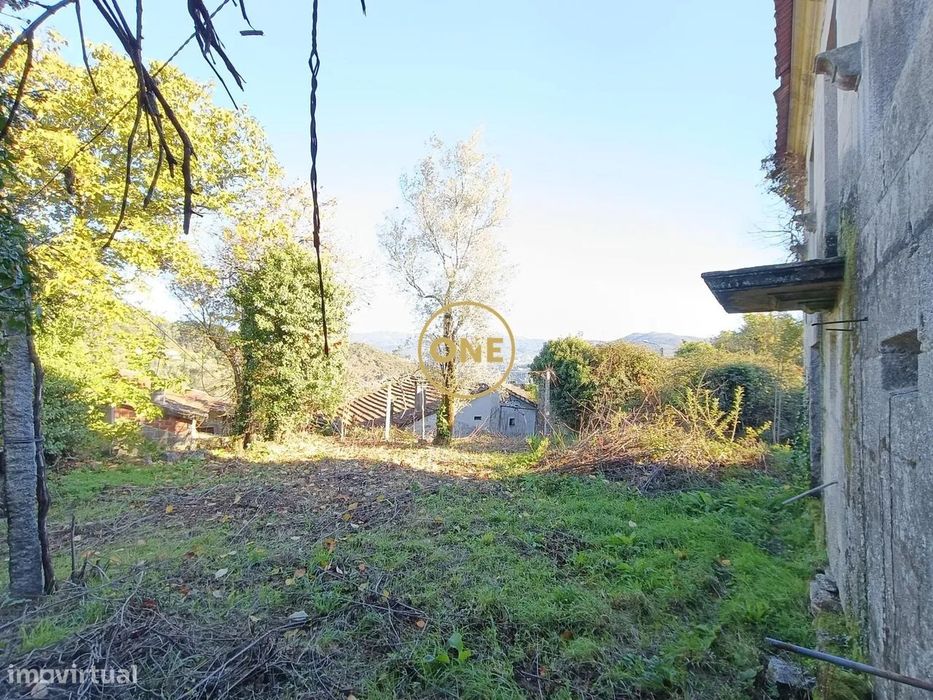 Ruina para reconstrução em Passô, Vila Verde
