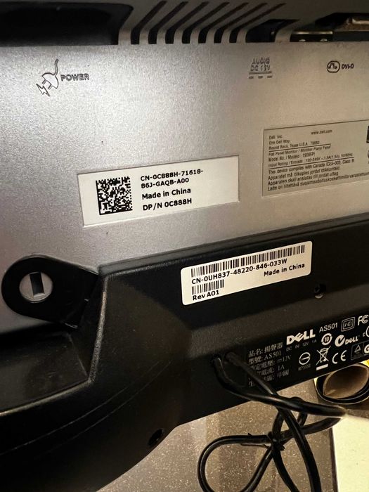 Dell i3 komputer, monitor i głośniki zintegrowane, system Windows 10