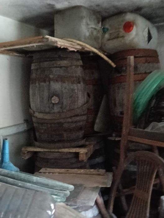 12 barris de madeira de vinho