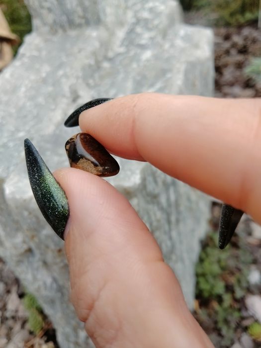 Натуральный камешек Бронзит.