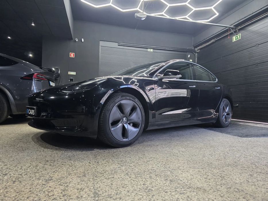 Tesla Model 3 Standard Range Plus RWD