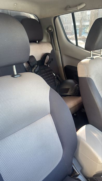 Mitsubishi L200 2010 рік