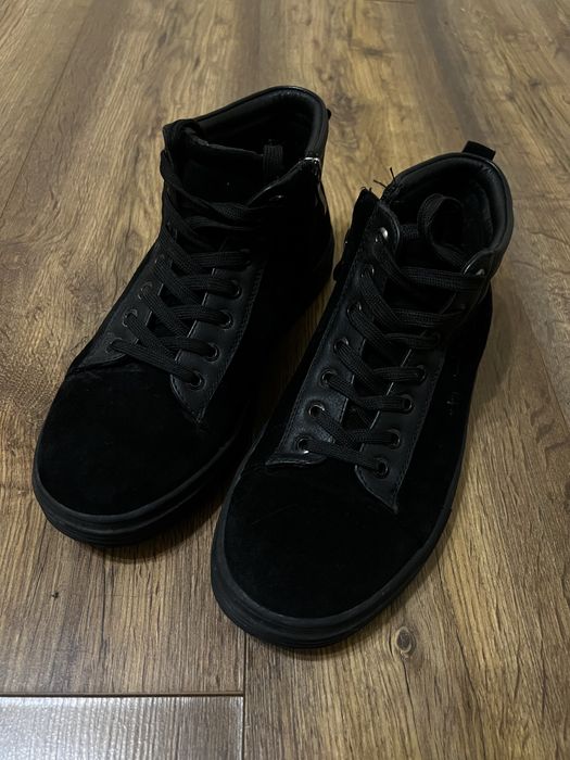 Продам ботинки (осінь-весна)