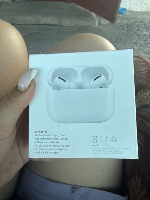 Продам Airpods pro