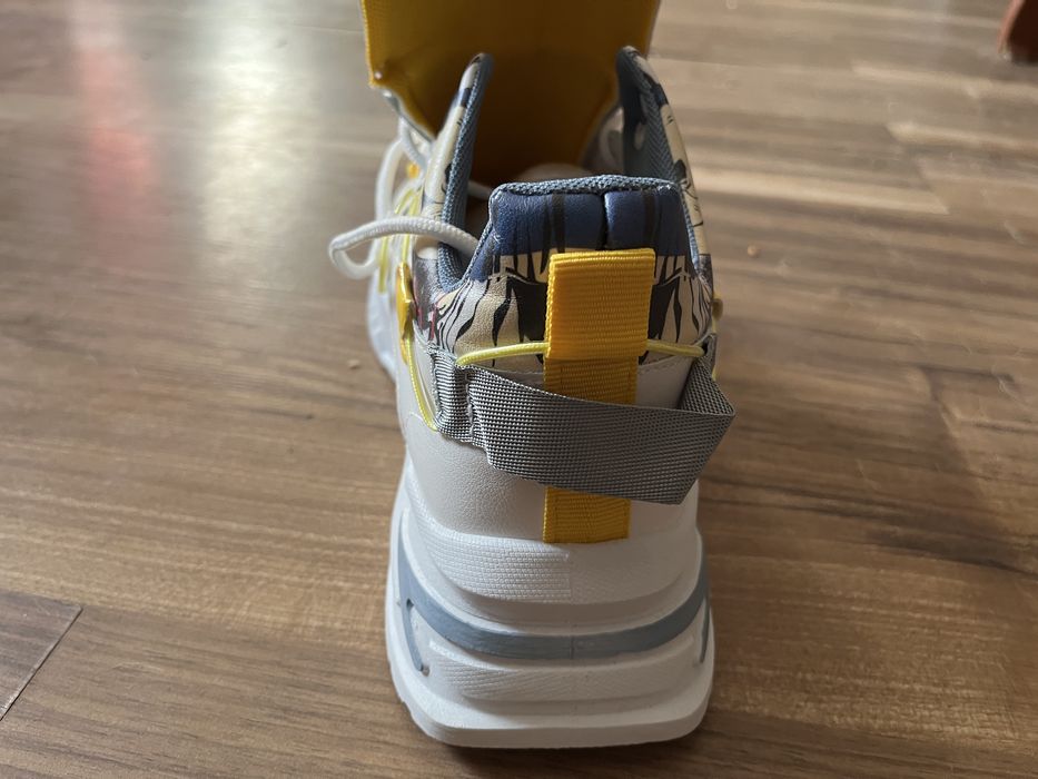 Продам красовки стелька 27 см