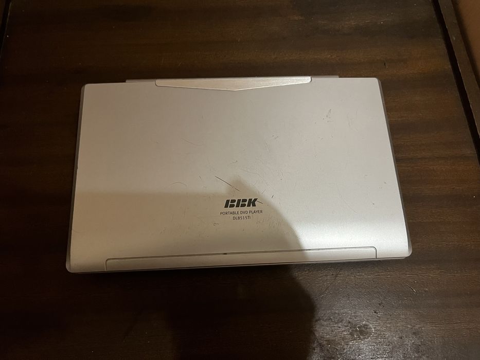 Портативний DVD плеєр BBK DL8515TI