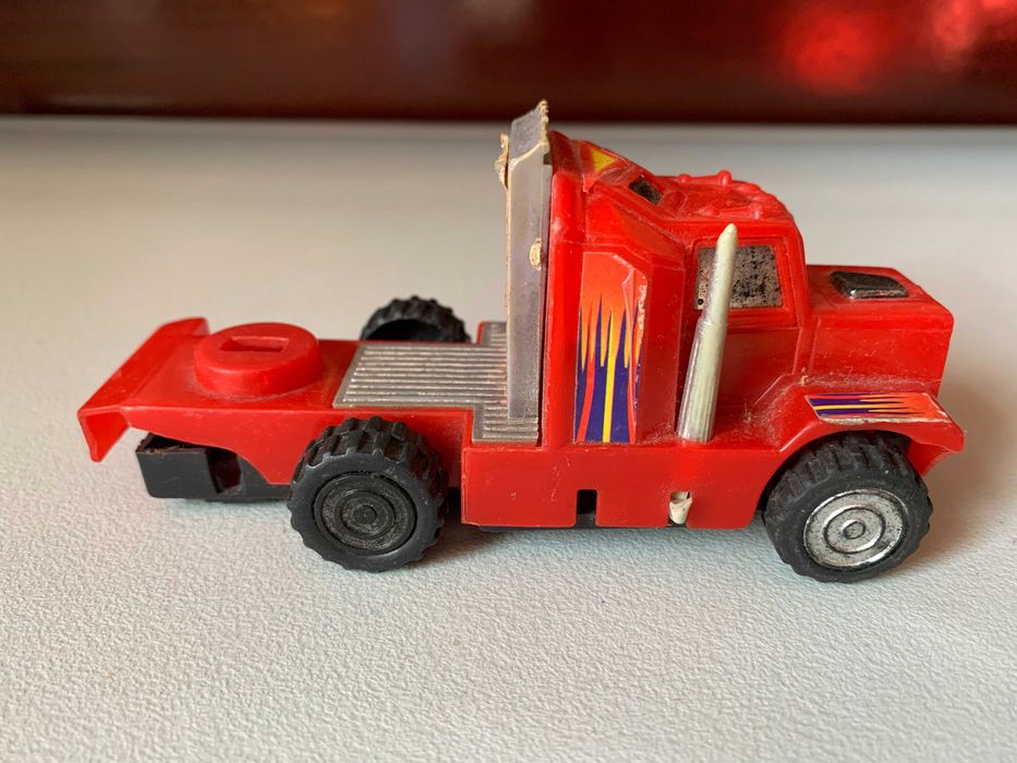Brinquedo Camião