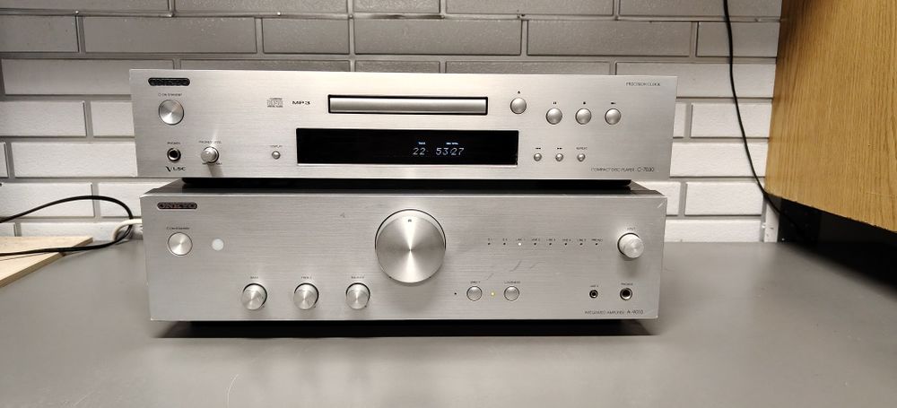 Odtwarzacz CD , Wzmacniacz ONKYO  a 9010. Optical