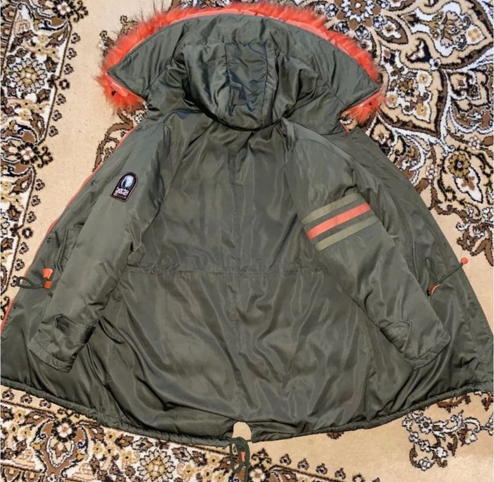 Куртка холодна осінь-зима підійде для вагітних