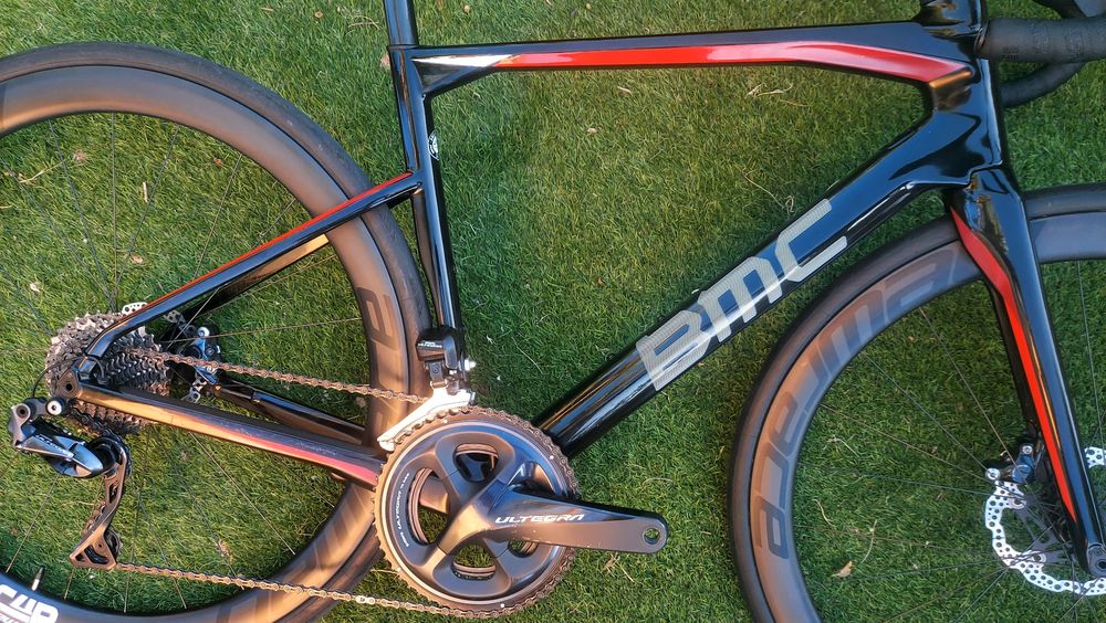 BMC Roadmachine 01 (Ultegra Di2) T51– Como Nova.