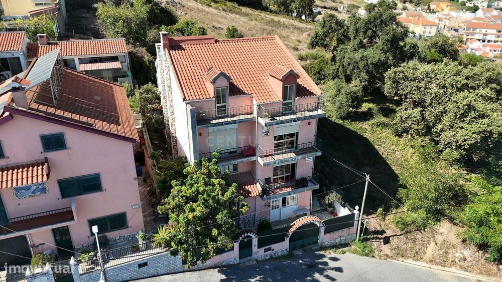 Moradia com elevado potencial de rentabilização em Camarões – Almargem