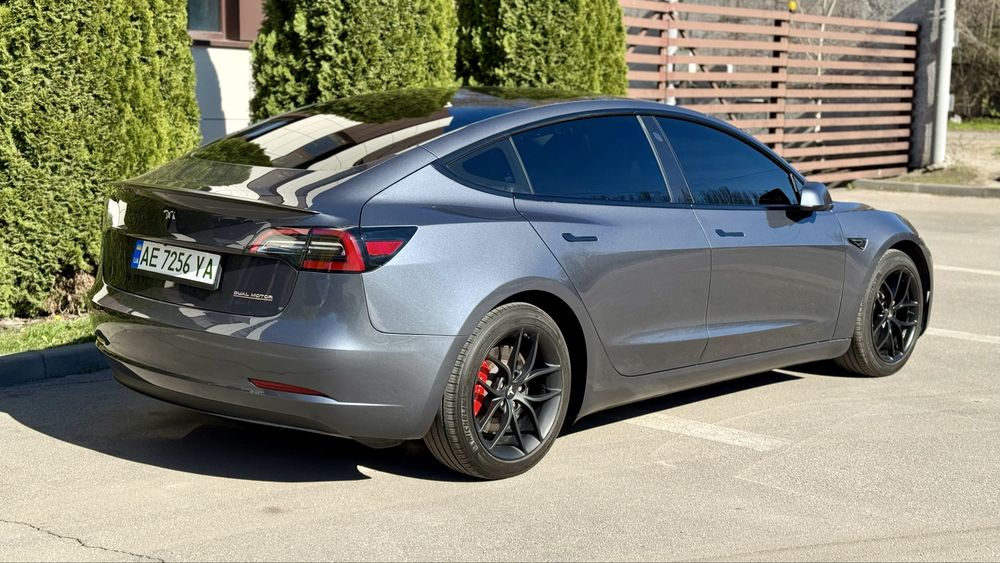Продам Tesla Model 3