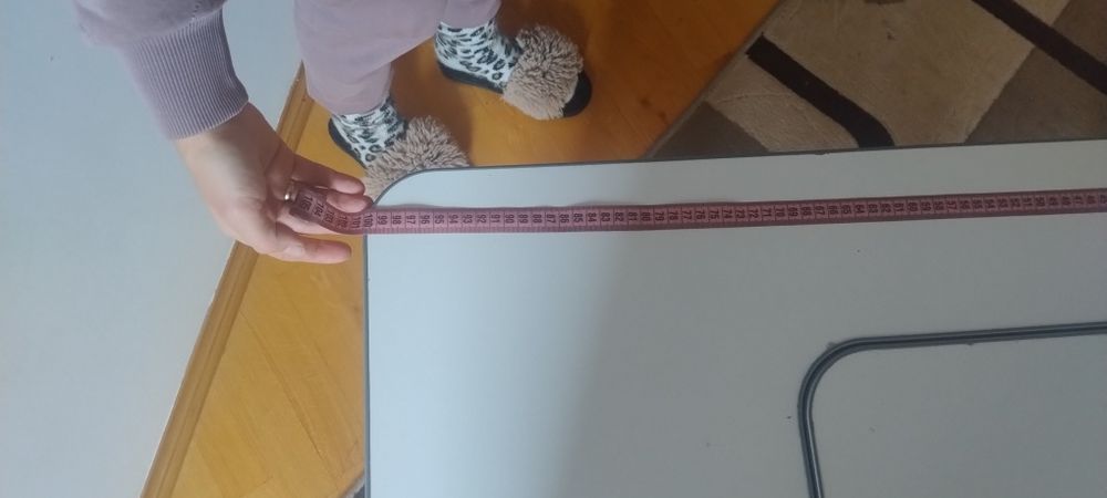 Стіл, парта дитячі меблі.