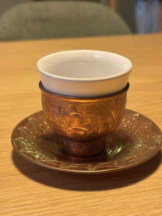 Chávena de café albanesa.