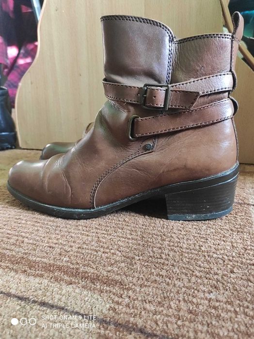 Кожаные женские ботинки