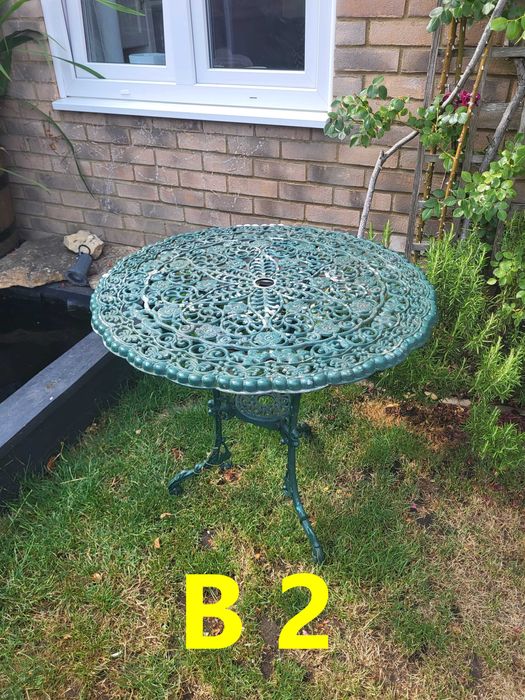 Zestaw całorocznych aluminiowych mebli ogrodowych. Stół +2 krzesła