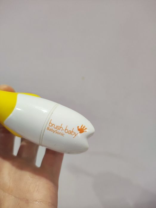 Електрична зубна щітка Brush baby , 0-3 роки, жовта