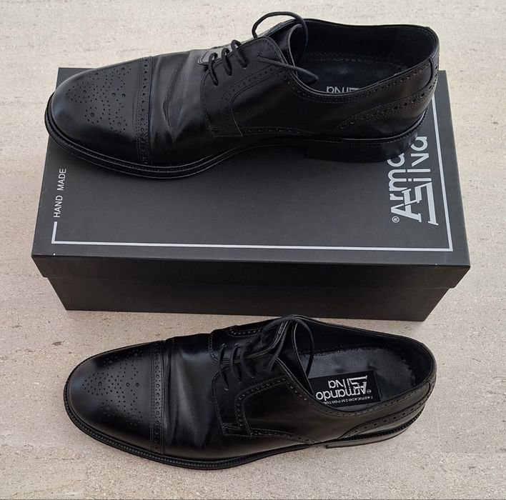 Sapatos pretos de pele de atacadores “Armando Silva”, nº43 (31 cm), us
