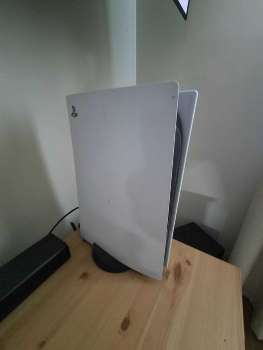 Playstation 5 z napędem 825 gb