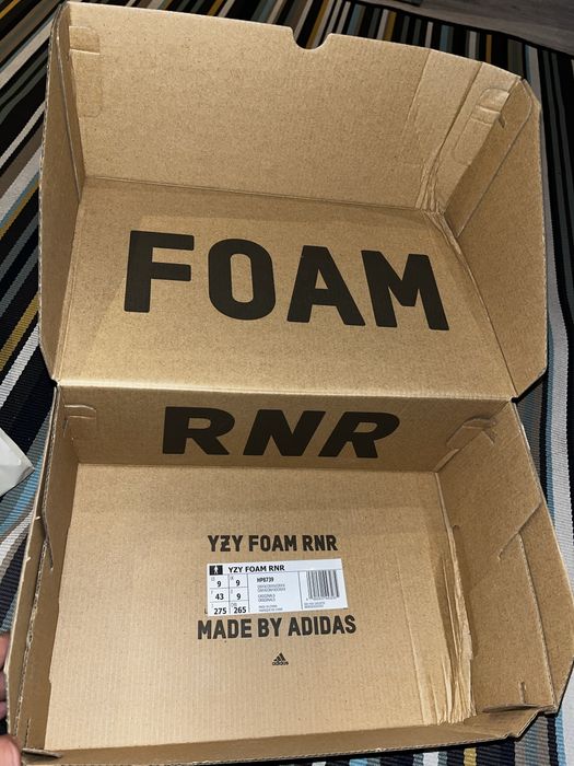 Yeezy Foam Runner onyx 43 EU