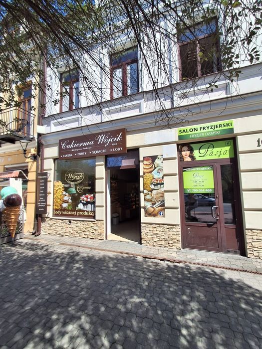 Lokal usługowy na parterze