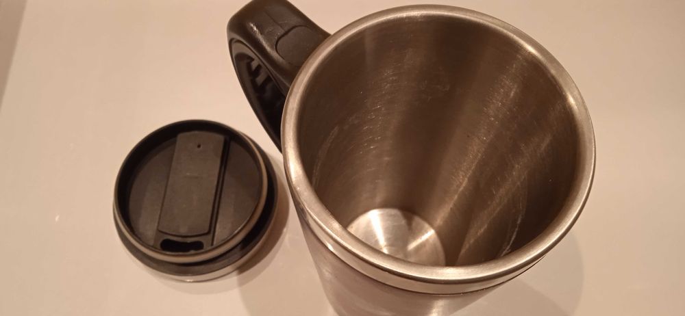 kubek termiczny, metalowy z uchwytem