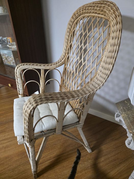 Cadeira de vime usada