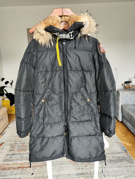 Продам жіночу куртку пуховик Parajumpers