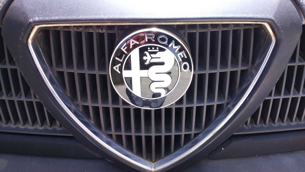 Alfa Romeo - Conjunto kit 9 símbolos/emblemas em preto e prateado