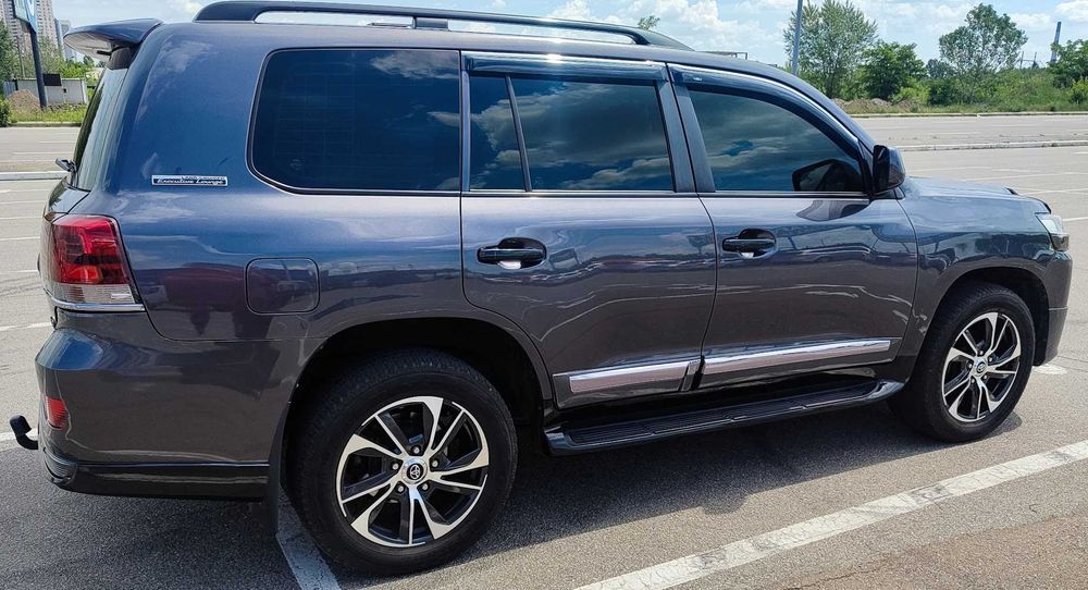 Оренда з викупом LAND CRUISER, LC200, 4.5D 2008р.в. 1300$\міс., або 300$/13.500грн.в тиждень. АКПП(Автом.) Дизель Без застави Без обмежень Нотаріальні