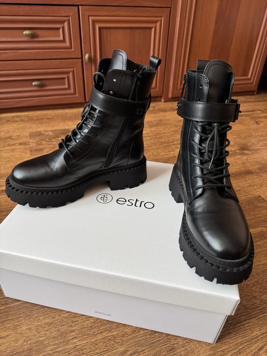 Продам зимові шкіряні черевики Estro