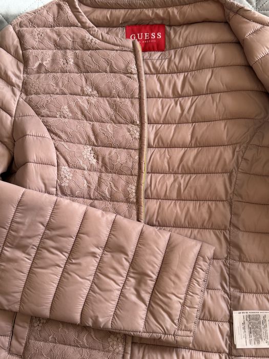 Жіноча весняна куртка Guess