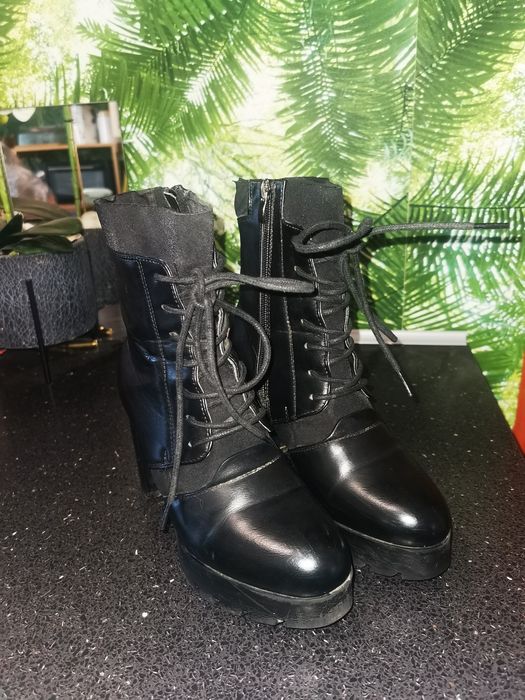 Botki jesienne na słupku roz. 36