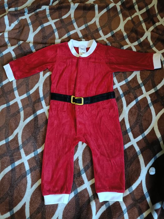 Продам тепленькі новорічні костюмчики, шкарпетки, носки