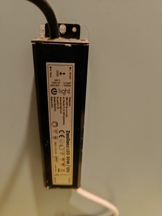 Lustro łazienkowe z oświetleniem LED