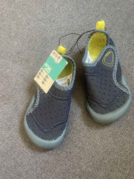 Buty/kapcie dzieciece DOMYOS rozmiar 26 nowe z metka