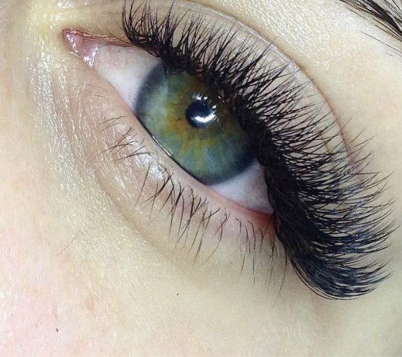 Наращивание ресниц брови