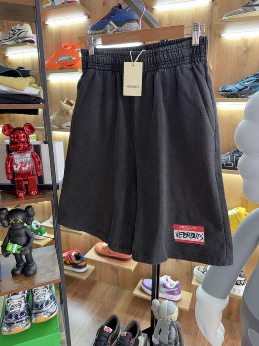 Шорти Оверсайз VETEMENTS “My Name Is” Faded Black / Red