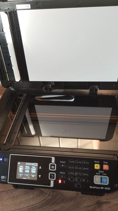 Urządzenie wielofunkcyjne drukarka atramentowa Epson.