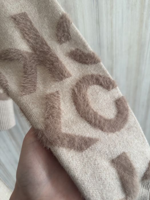 Нова вкорочена кофтинка