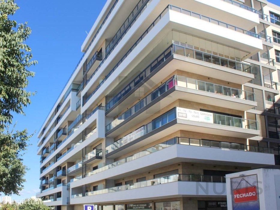 Apartamento T2 para Arrendamento Anual na Praia da Rocha, Portimão