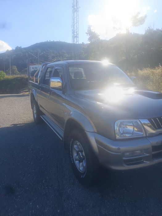 Mitsubishi L200 4x4 fiável, robusta e pronta a trabalhar.