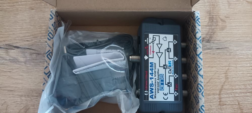 Wzmacniacz szerokopasmowy AWS-144M