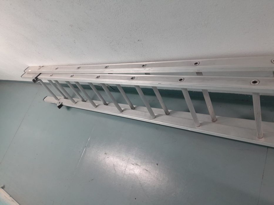 Escada de alumínio