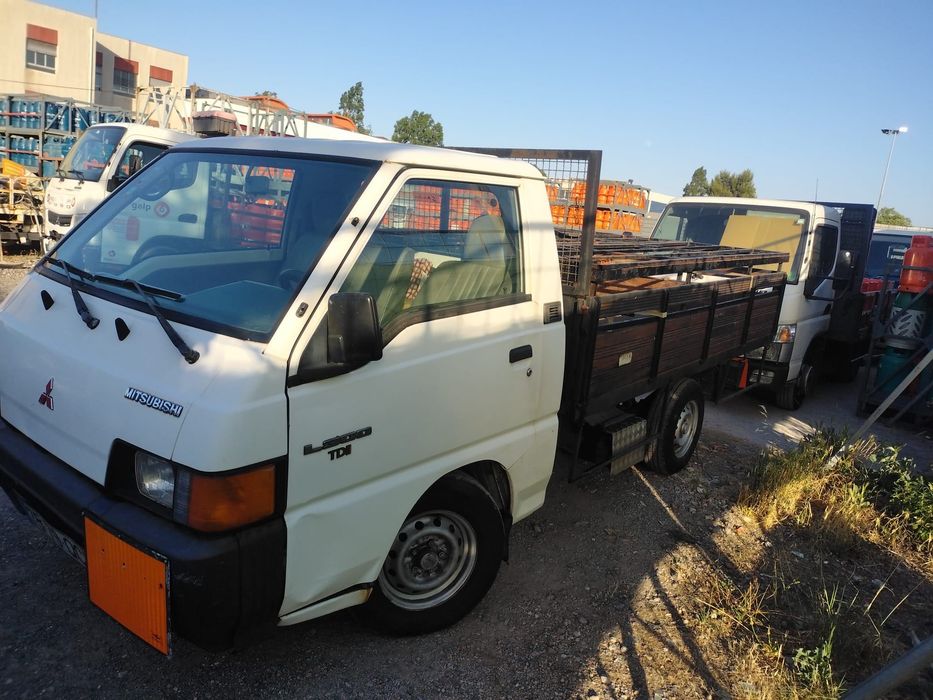 Carrinha L300.