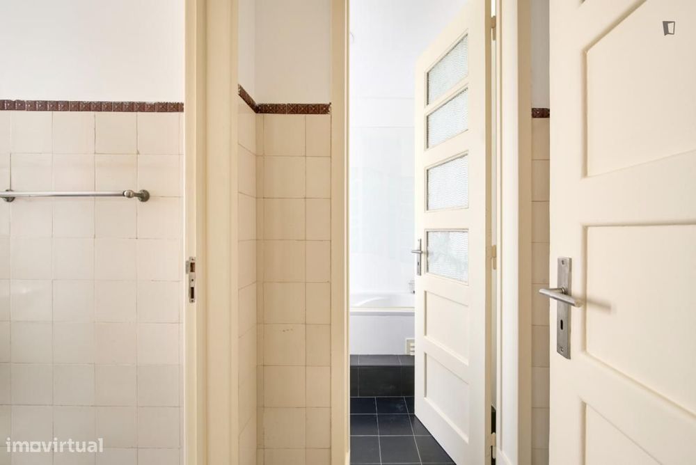 Quarto - localizado em Alameda Lisbon