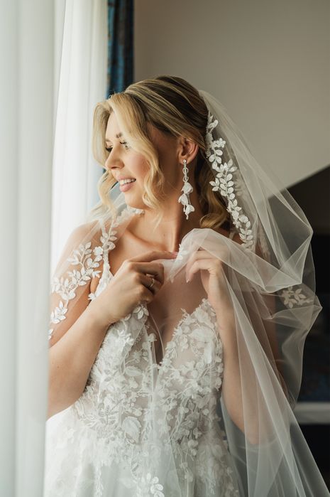 Przepiekna lekka SUKNIA ŚLUBNA