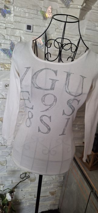 Sprzedam sweterek Guess damski