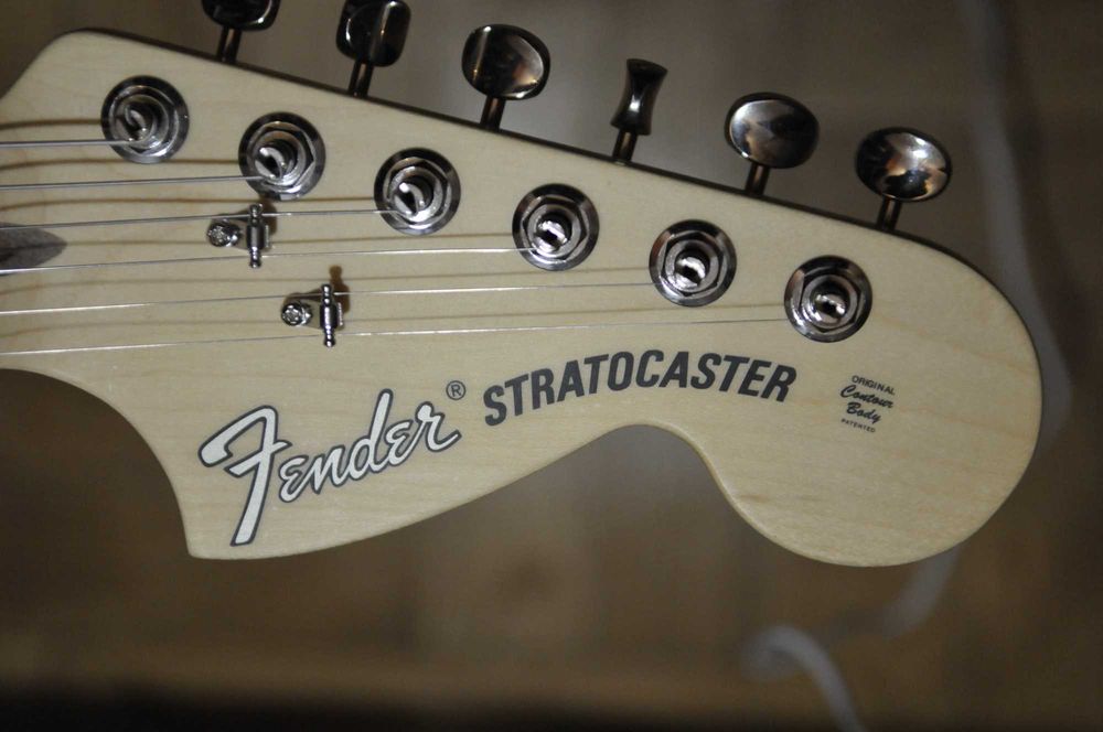 Fender American Performer Stratocaster HSS MN BLK . Made in USA